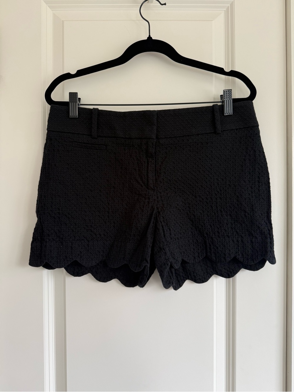 LOFT Black Scalloped Hem Shorts